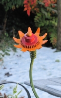 painted-recycled-metal-flower